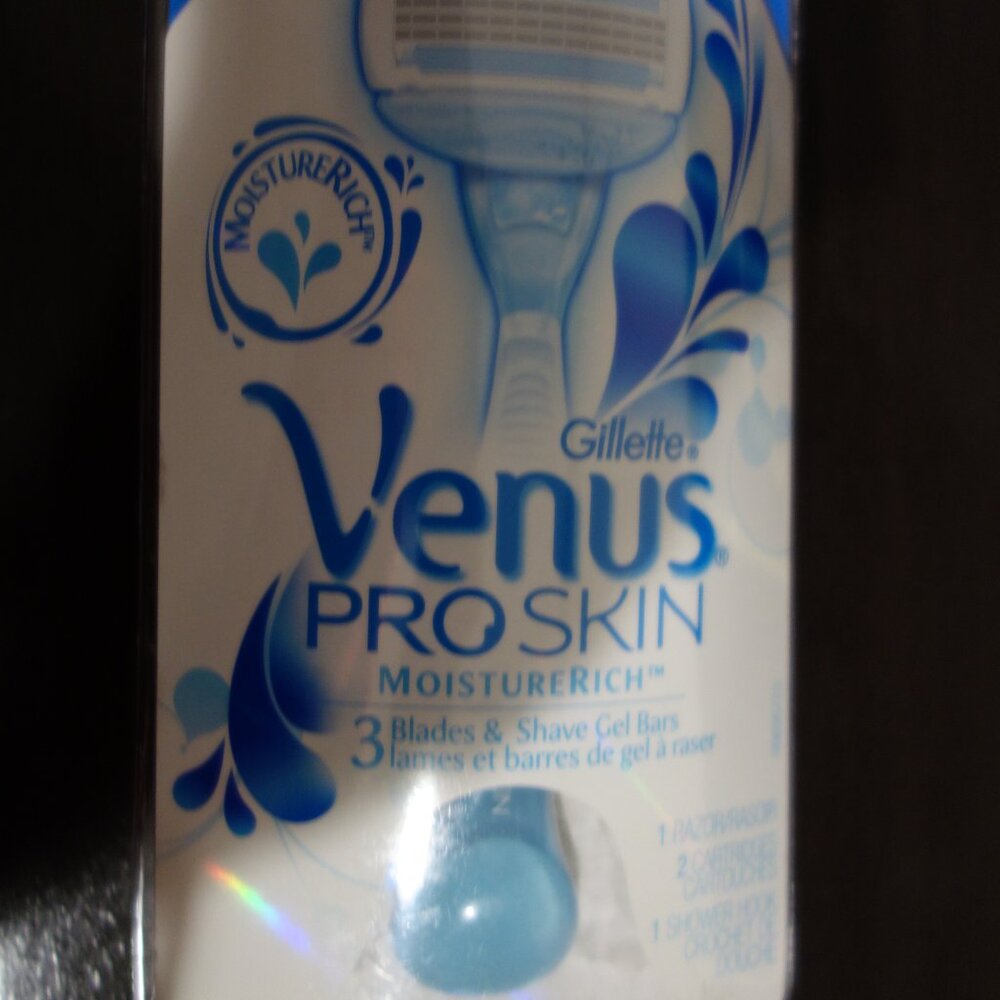 Gillette Venus PROSKIN MOSITURERICH 3 BLADES and Shave Gel Bars 1 Razor, 2 Cartr